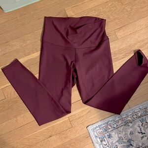 NWOT Old Navy Extra high rise leggings